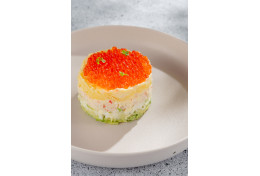 Салат с крабом и красной икрой